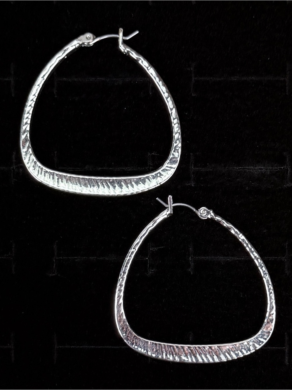 Vintage Silvertone Thin Hoop pierced earrings
